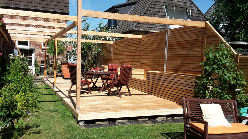 Rhombuszäune aus sibirischer Lärche, blickdicht, maßgefertigt - FREESE Holz