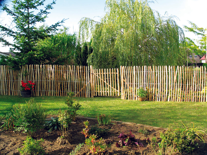 Naturzaun Haselnuss, Staketenzaun - FREESE Holz