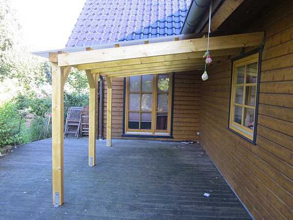 Hochwertiges Terrassendach mit massiver Holzkonstruktion aus Fichte oder Lärche BSH