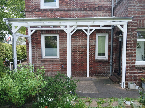 Hochwertiges Terrassendach mit massiver Holzkonstruktion aus Fichte oder Lärche BSH