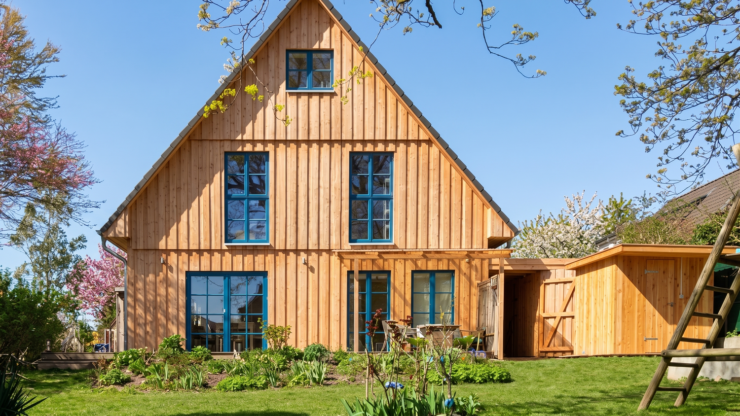 Boden_Decklschalung_Fassade_Wattenbek_Laerche_natur