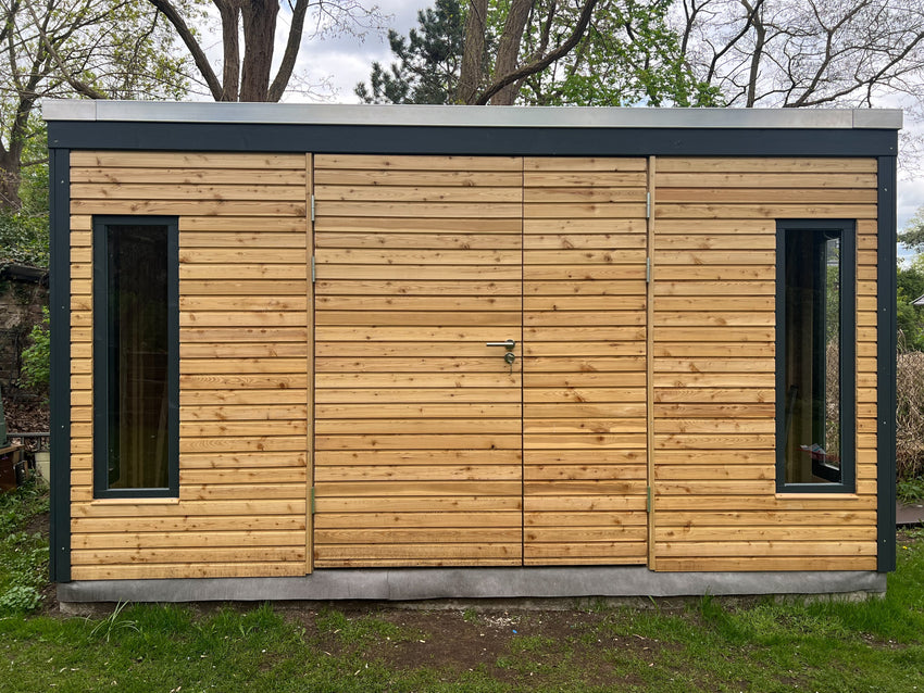 Gartenhaus KLARE LINIE - Modern, massiv, maßgefertigt von FREESE Holz