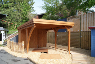 Gründach-Carport CLASSIC Holzblende mit Abstellraum (Verkleidung: Klassisches Duoprofil) - FREESE Holz 