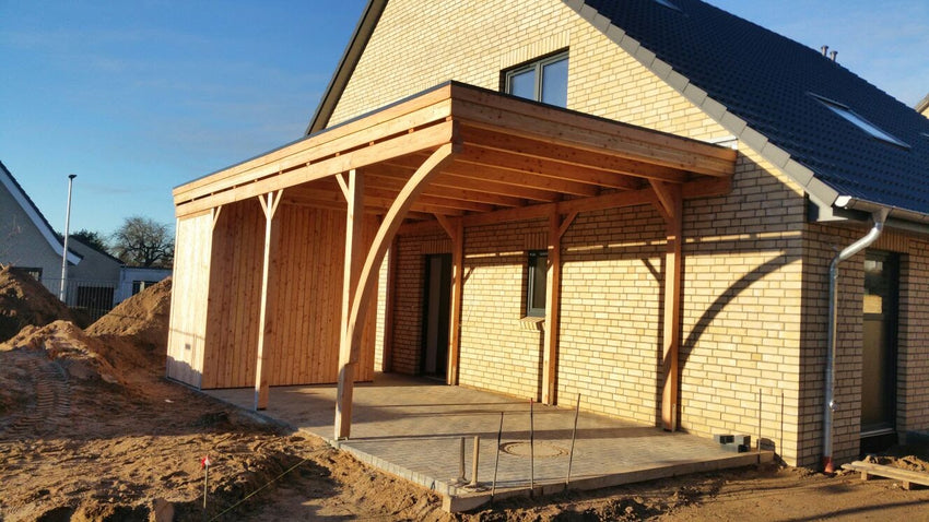 Gründach-Carport CLASSIC Holzblende mit Abstellraum (Verkleidung: Klassisches Duoprofil) - FREESE Holz 