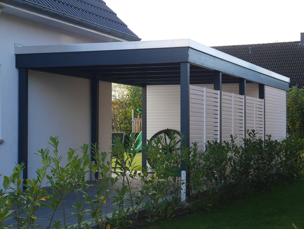 Modernes Gründach-Carport KLARE LINIE mit Abstellraum (Einzelcarport)